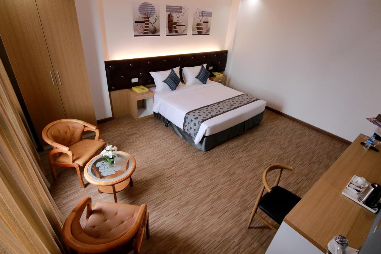 יאנגון Botahtaung Hotel מראה חיצוני תמונה
