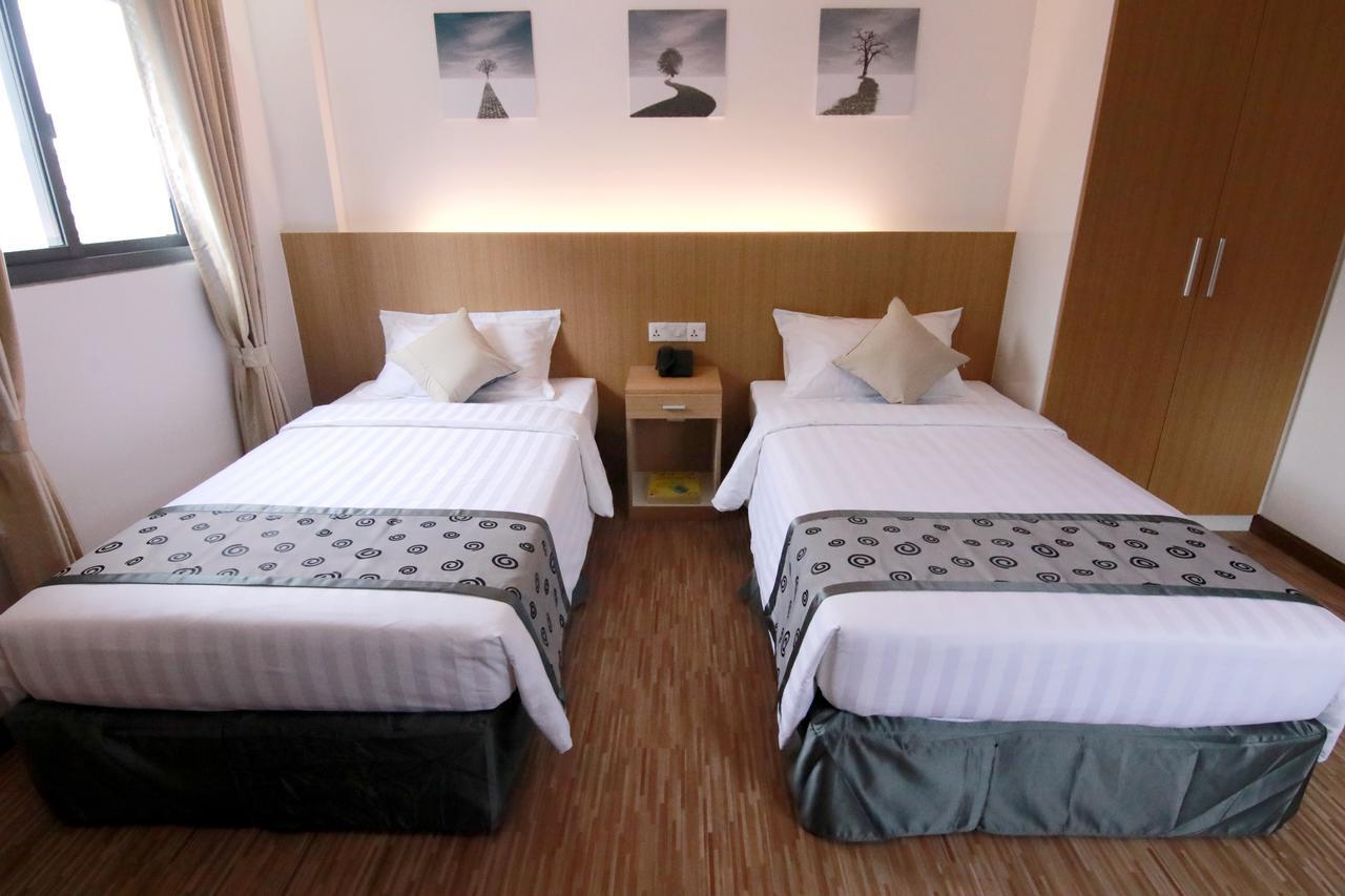 יאנגון Botahtaung Hotel מראה חיצוני תמונה