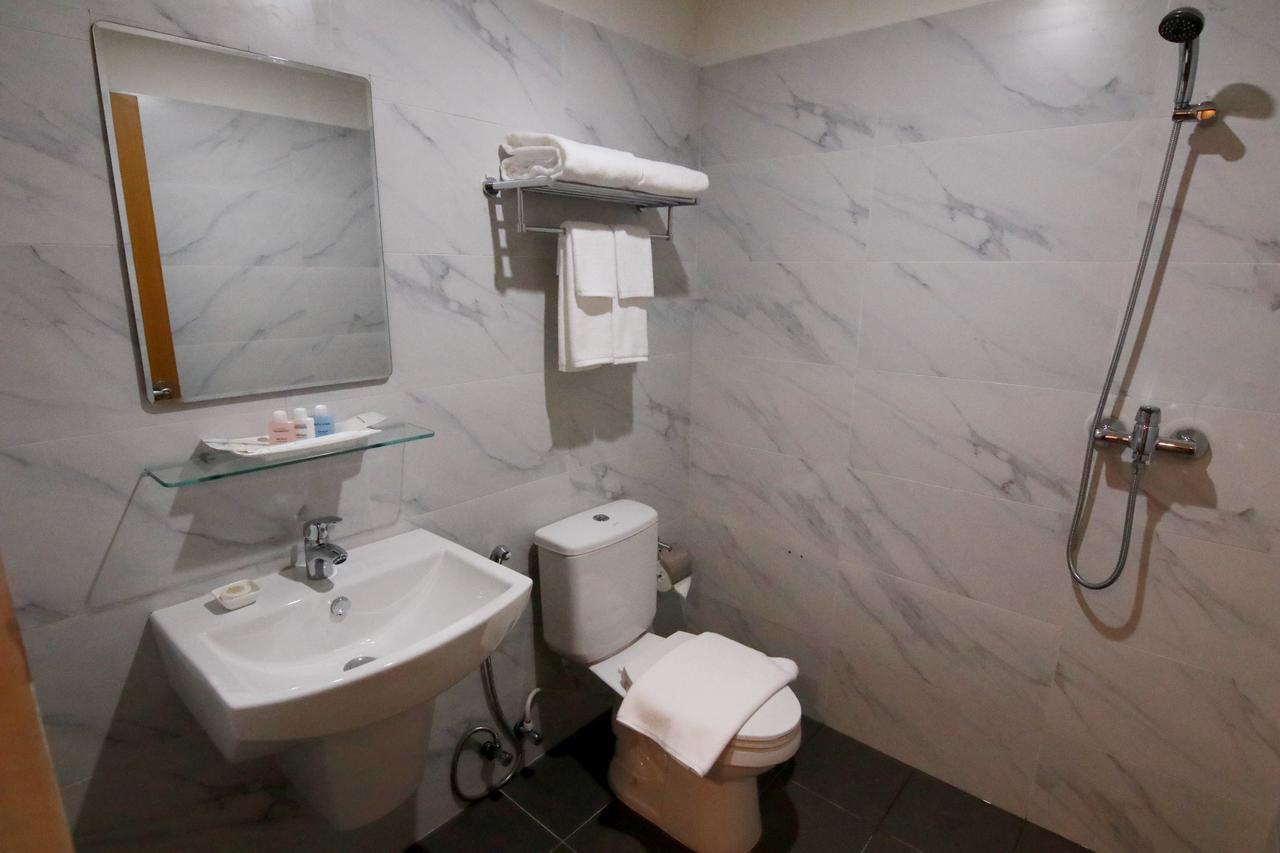 יאנגון Botahtaung Hotel מראה חיצוני תמונה