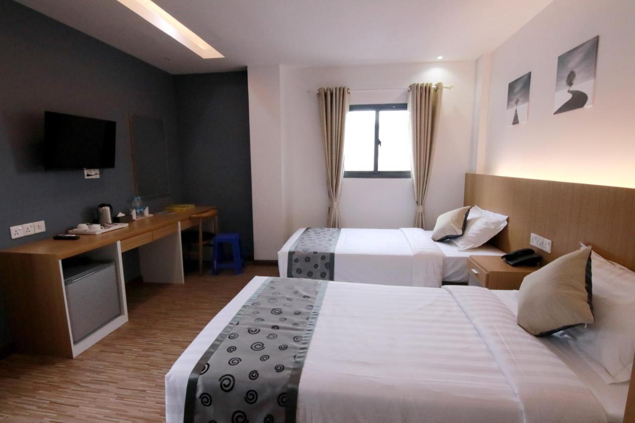 יאנגון Botahtaung Hotel מראה חיצוני תמונה