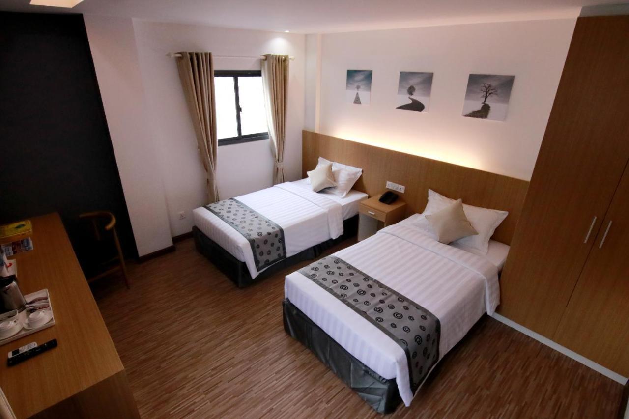 יאנגון Botahtaung Hotel מראה חיצוני תמונה