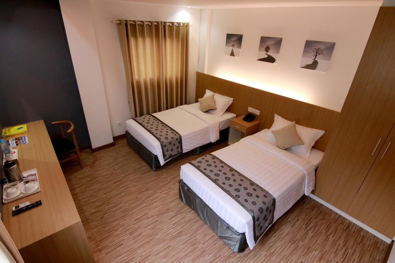 יאנגון Botahtaung Hotel מראה חיצוני תמונה