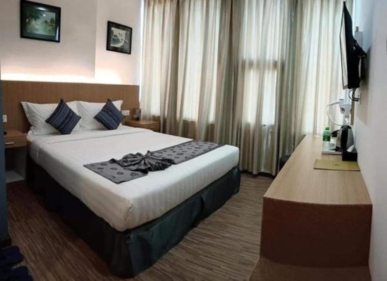 יאנגון Botahtaung Hotel מראה חיצוני תמונה