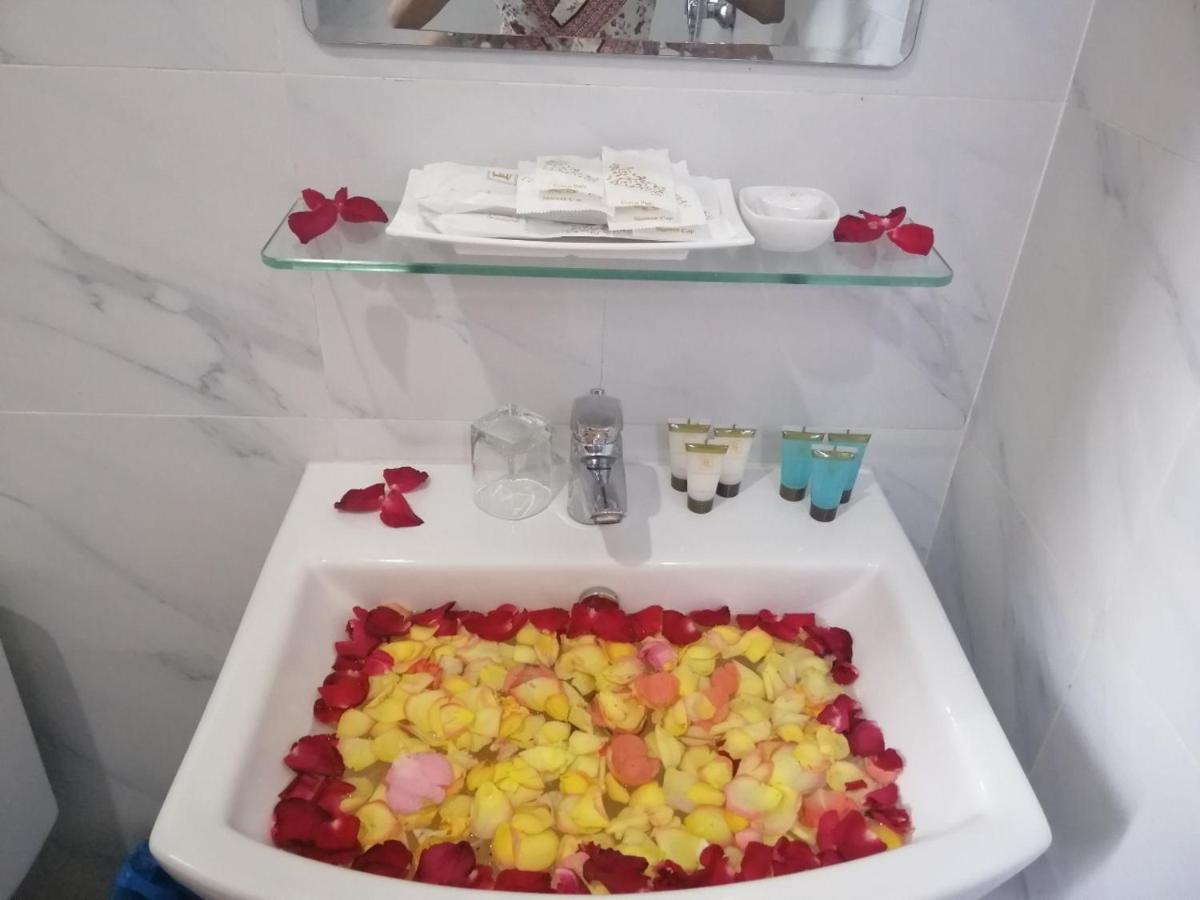 יאנגון Botahtaung Hotel מראה חיצוני תמונה
