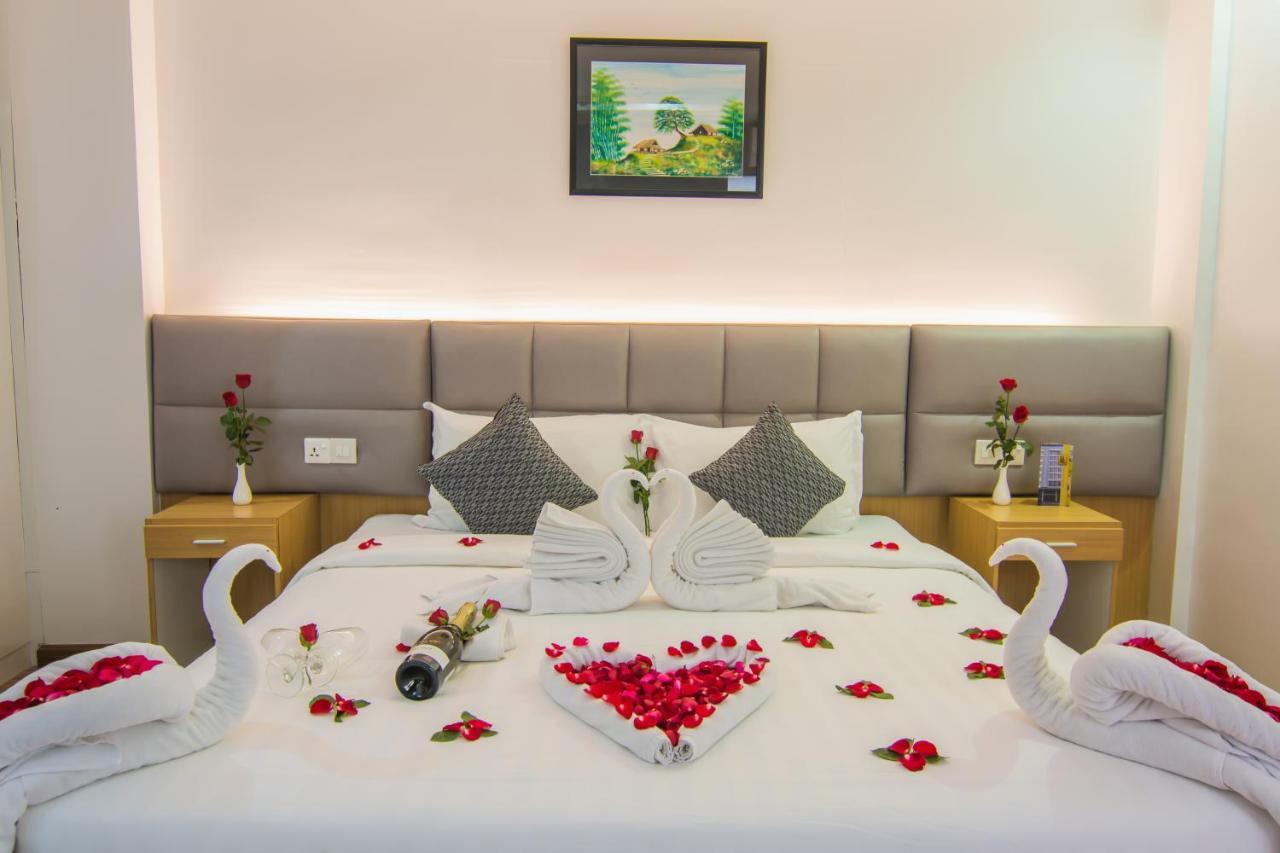 יאנגון Botahtaung Hotel מראה חיצוני תמונה