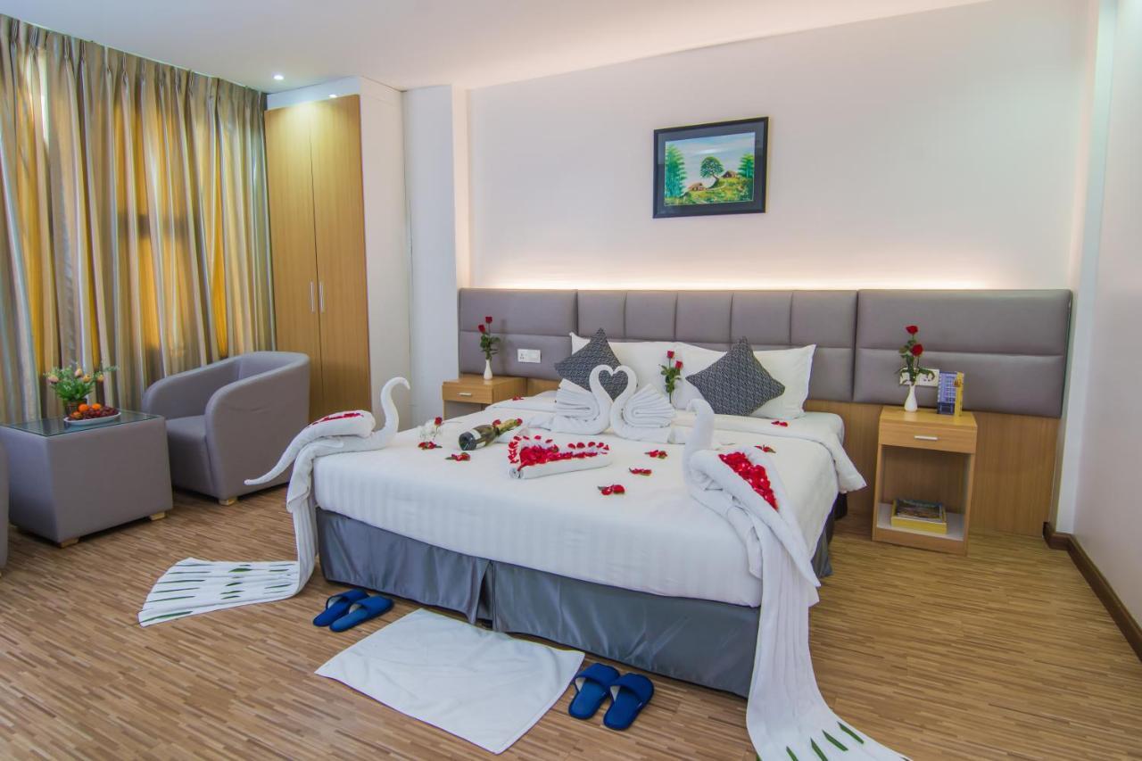 יאנגון Botahtaung Hotel מראה חיצוני תמונה